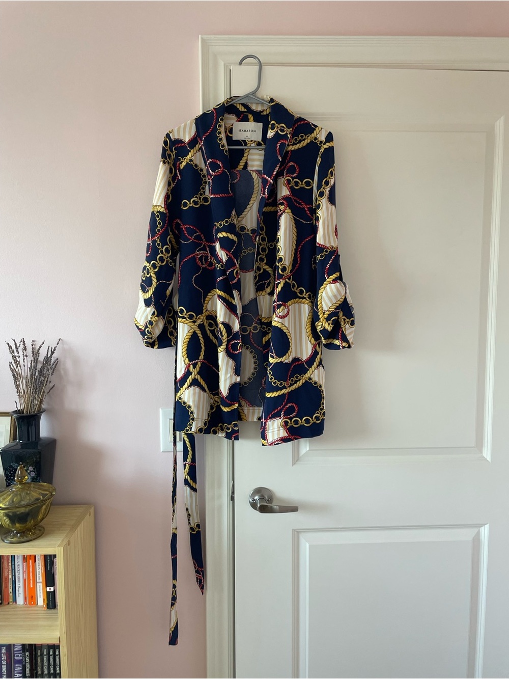Aritzia/Babaton kahlo robe